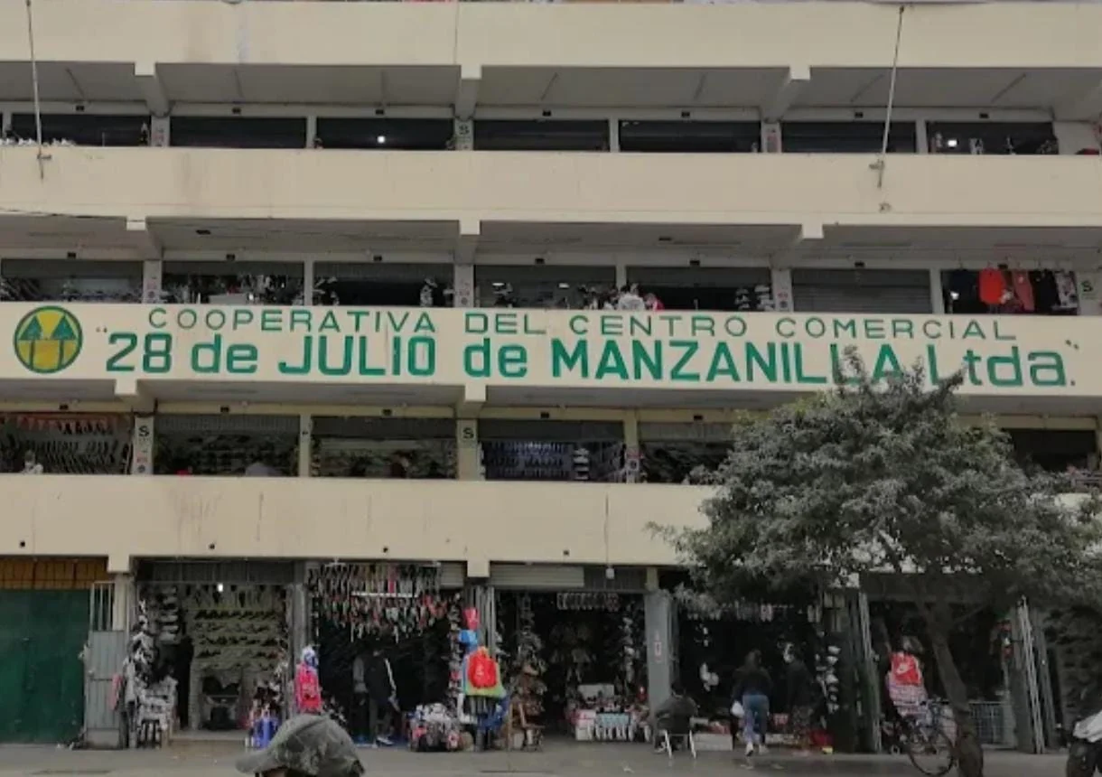 Vista exterior de Cooperativa 28 de Julio de Manzanilla